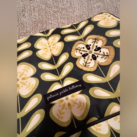 Petunia Pickle Bottom La Paz Boxy Diaper Bag Backpack - Picture 3 of 8